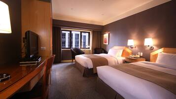 Minibar, két bảo mật tại phòng, bàn