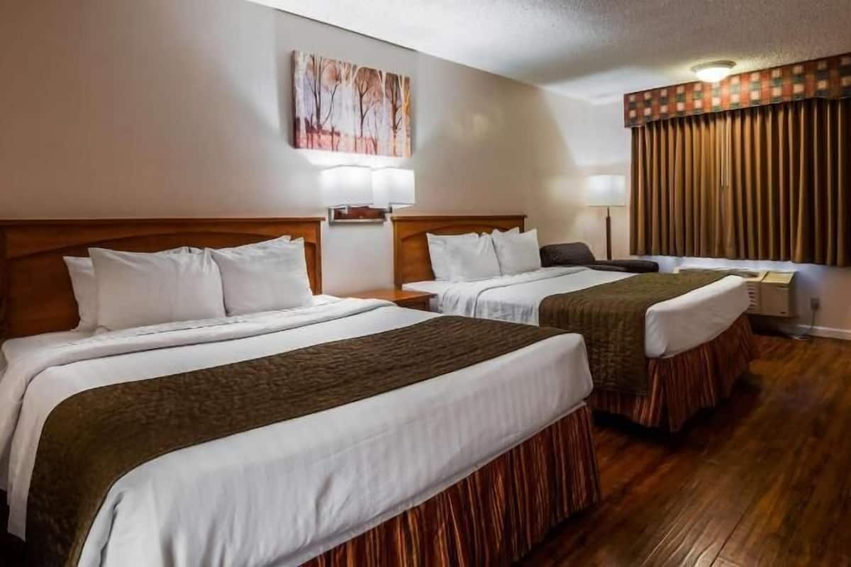 Muebles diferentes, tabla de planchar con plancha y wifi gratis