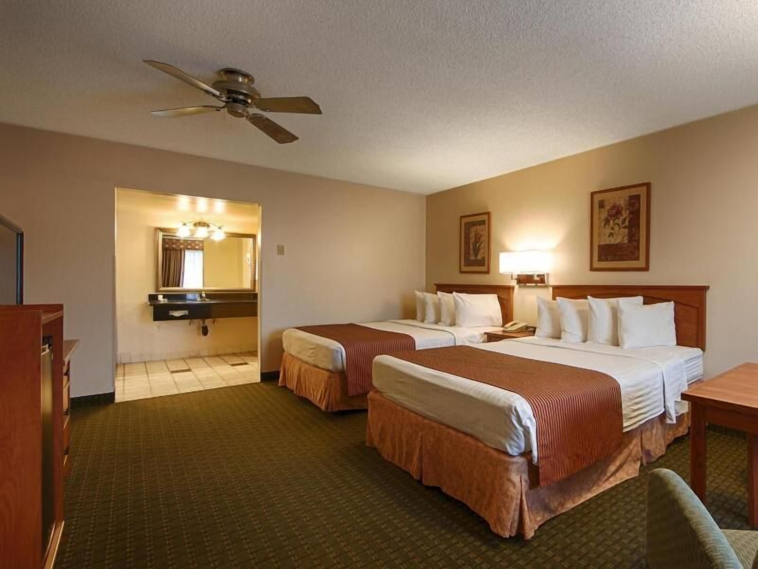 Individually furnished, iron/ironing board, free WiFi, bed sheets