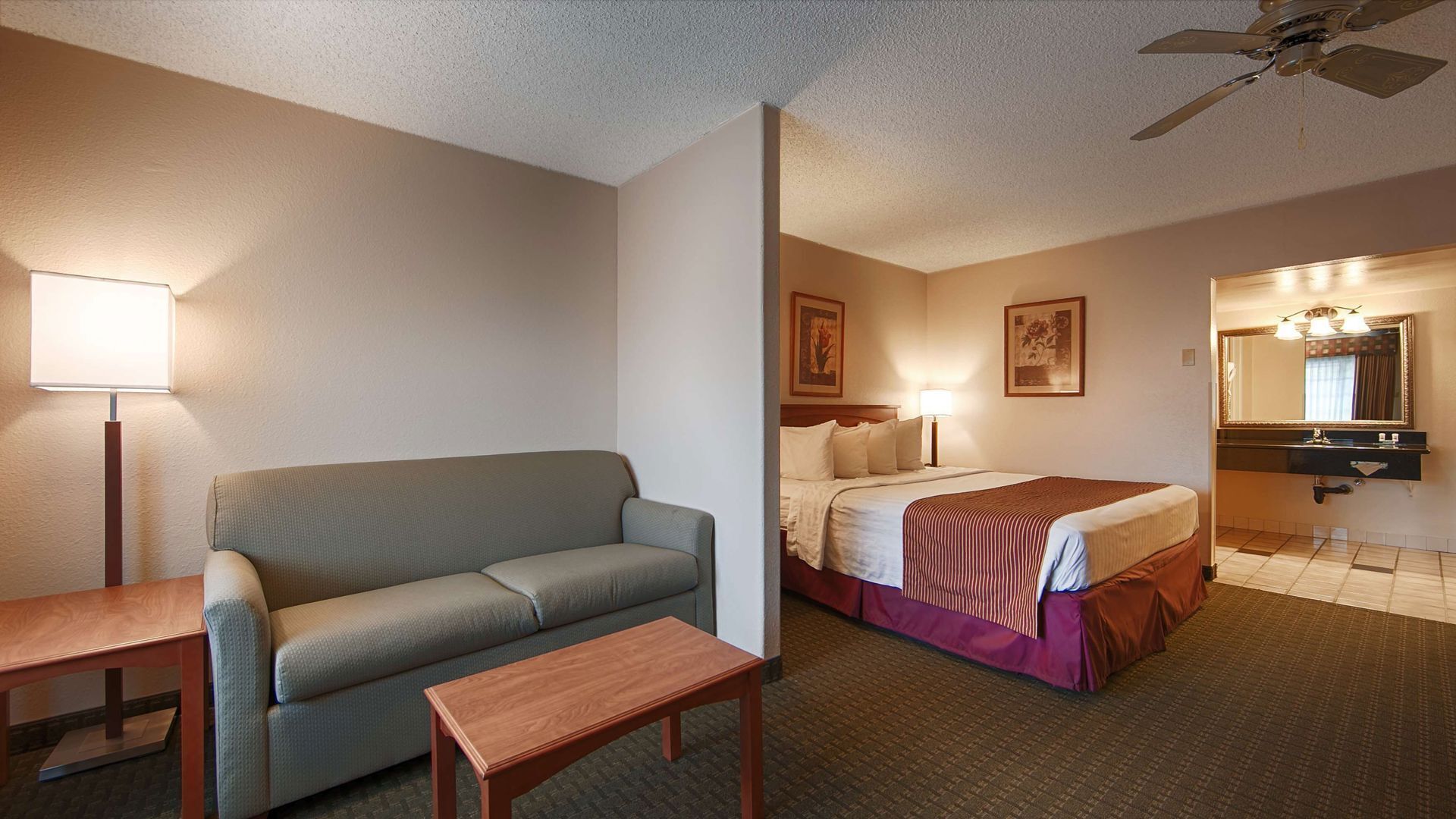 Individually furnished, iron/ironing board, free WiFi, bed sheets