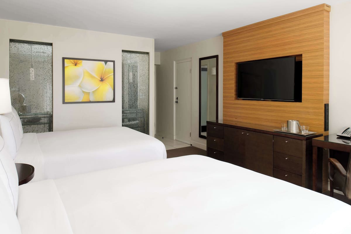 1 bedroom, premium bedding, pillow-top beds, in-room safe