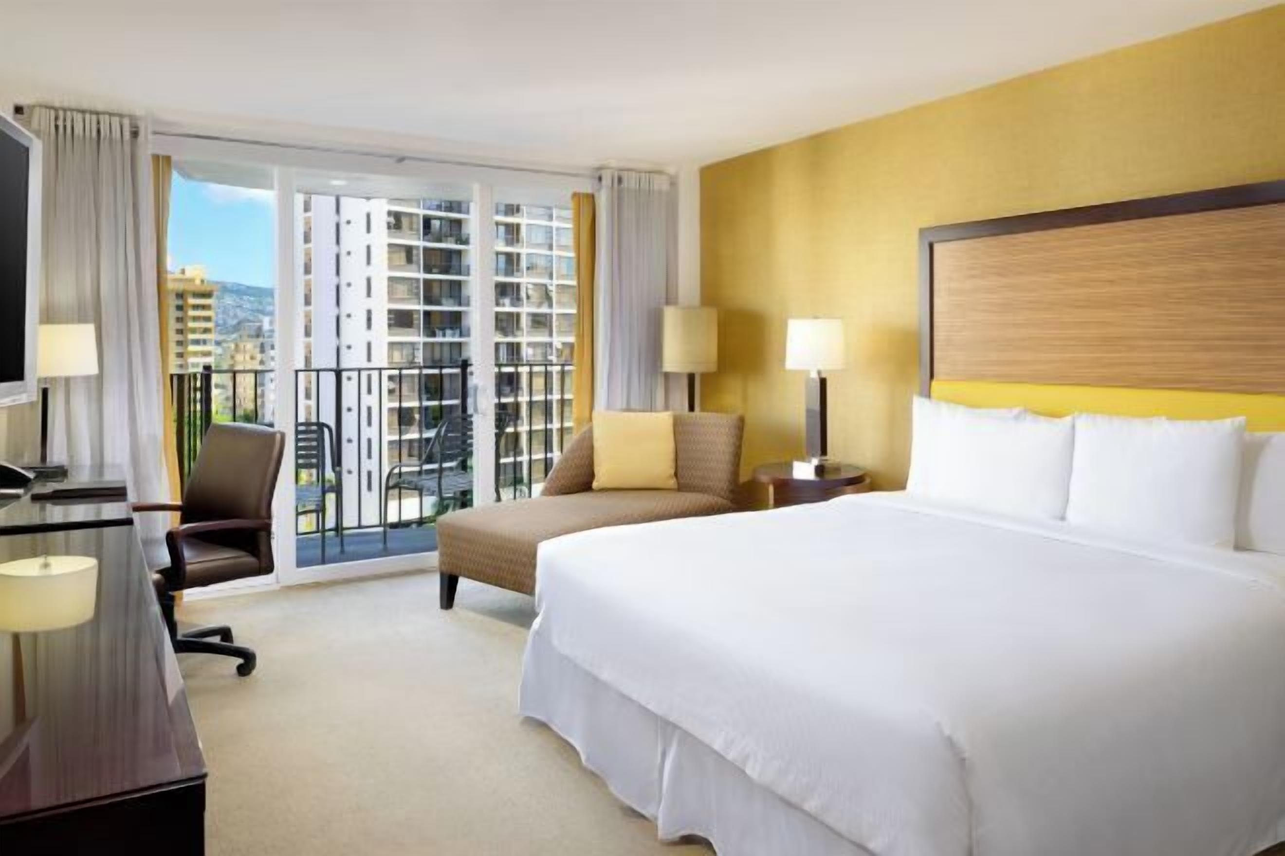 Premium bedding, pillowtop beds, in-room safe, desk