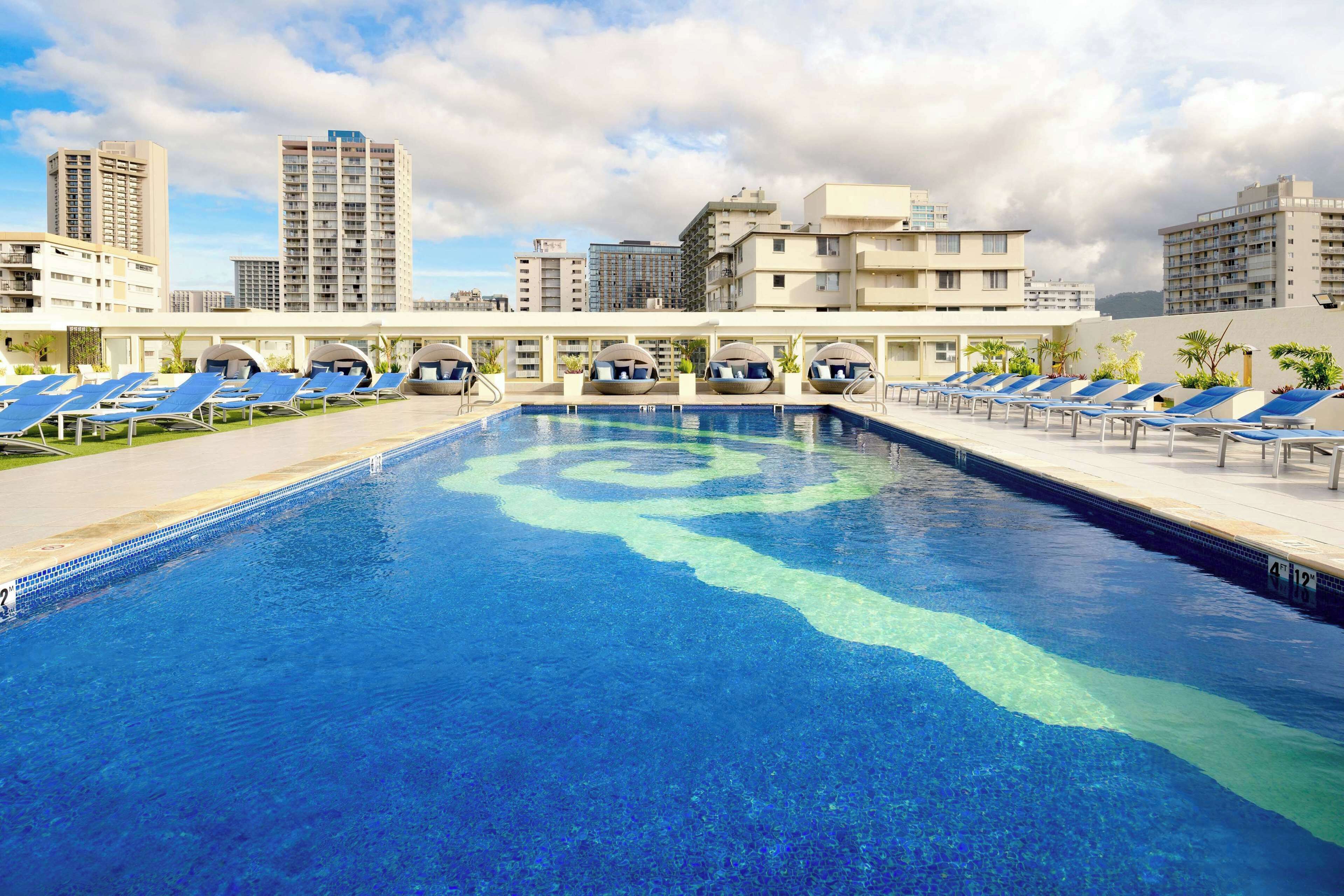 outdoor pool, open 7:00 am to 10:00 pm, pool cabanas (surcharge)