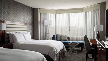 Zimmersafe, Schreibtisch, laptopgeeigneter Arbeitsplatz