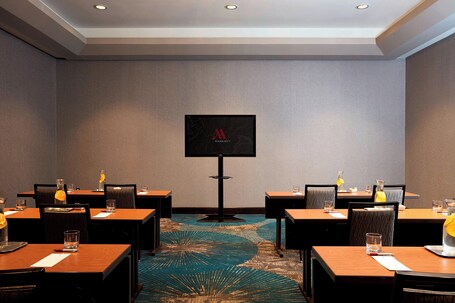 Crystal Gateway Marriott - Image 53