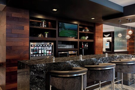 Crystal Gateway Marriott - Image 37
