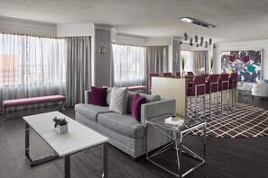 32-inch Smart TV with cable channels, TV, iPod dock