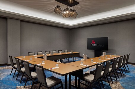 Crystal Gateway Marriott - Image 59