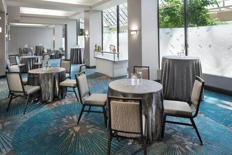 Crystal Gateway Marriott - Image 41