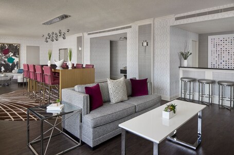 Crystal Gateway Marriott - Image 25