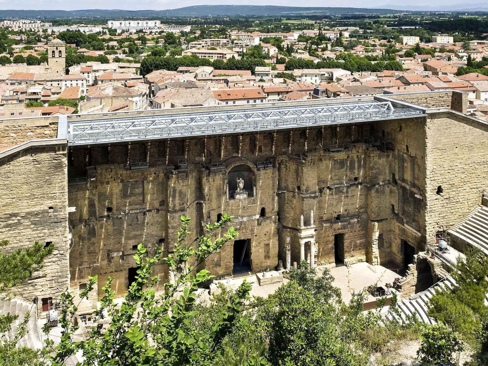 المنشأة من الخارج