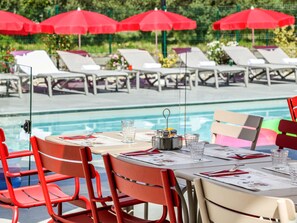 Outdoor pool, sun loungers