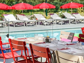 Outdoor pool, sun loungers