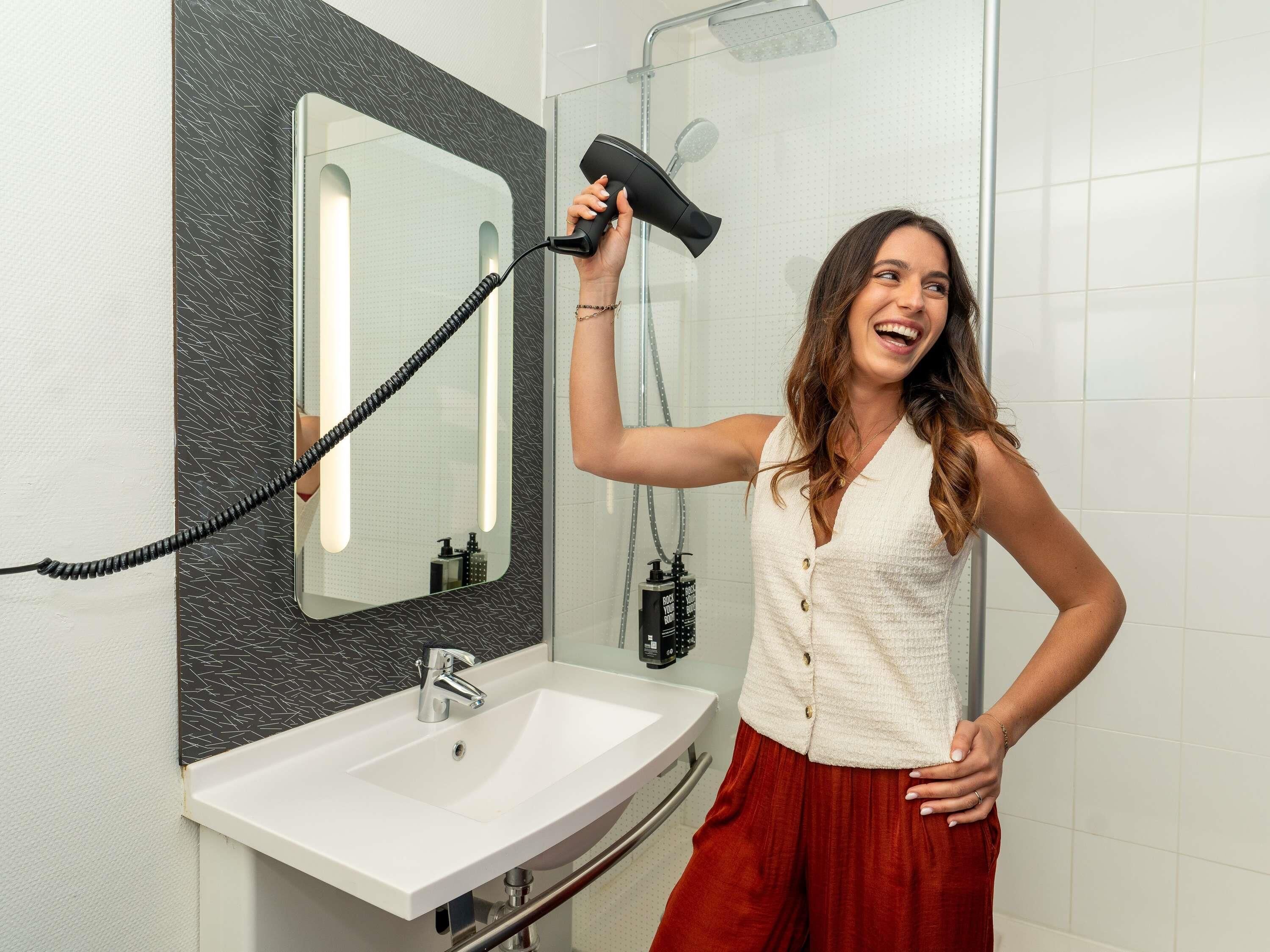 Premium bedding, desk, blackout drapes, soundproofing