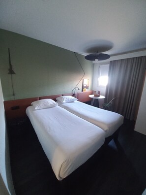 Chambre Standard, 2 lits une place