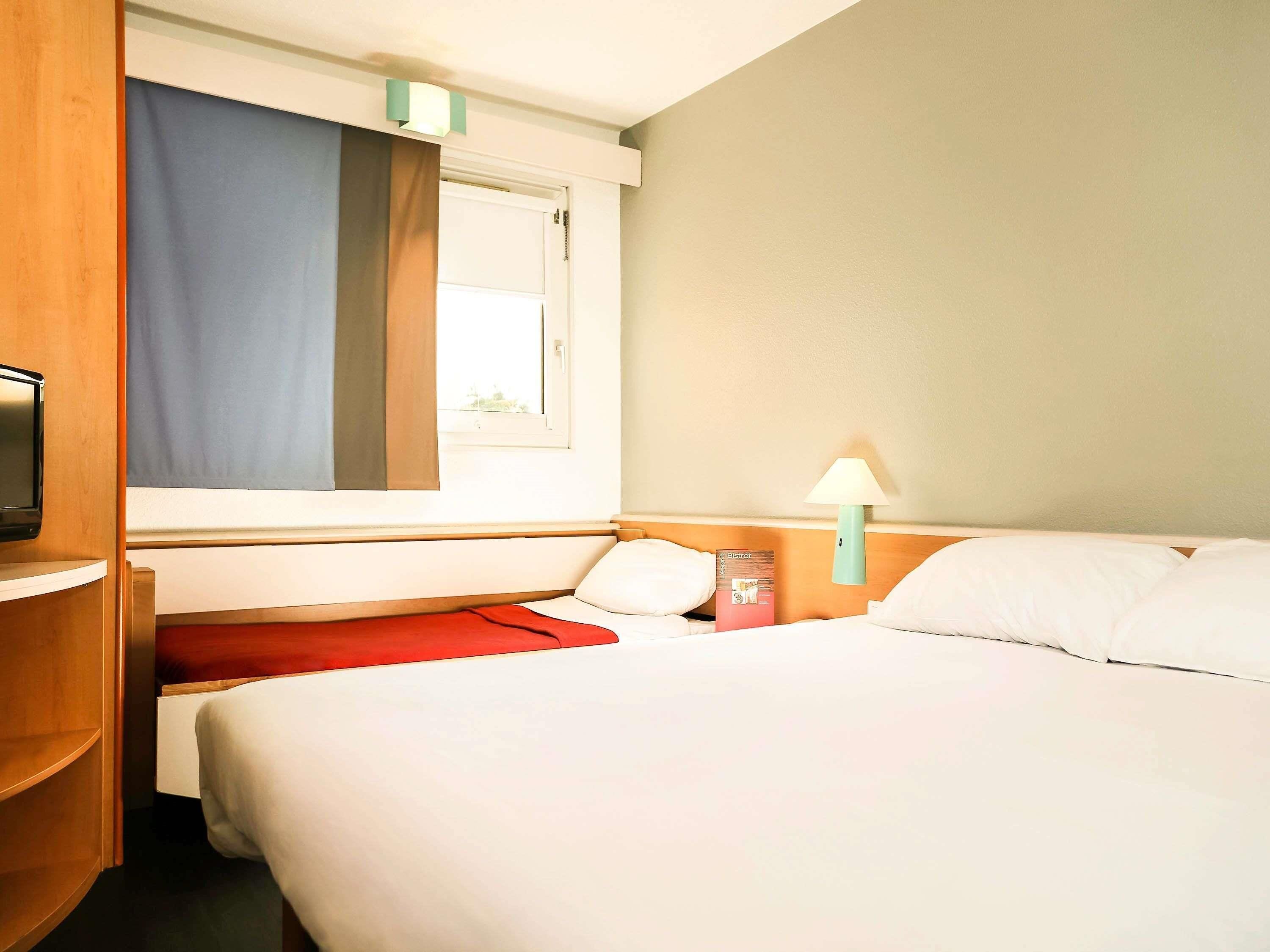 Standard Double Room, Multiple Beds | Premium bedding, desk, blackout drapes, soundproofing