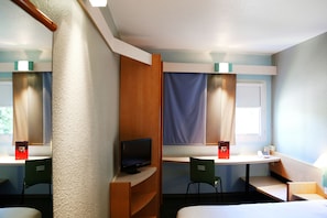 Standard-Doppelzimmer, 1 Doppelbett | Hochwertige Bettwaren, Schreibtisch, Verdunkelungsvorhänge
