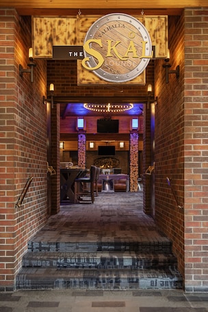 Breakfast, lunch, dinner served; American cuisine