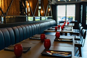 3 restaurants; breakfast, lunch, and dinner served - Delta Hotels by Marriott Fredericton (Fredericton)