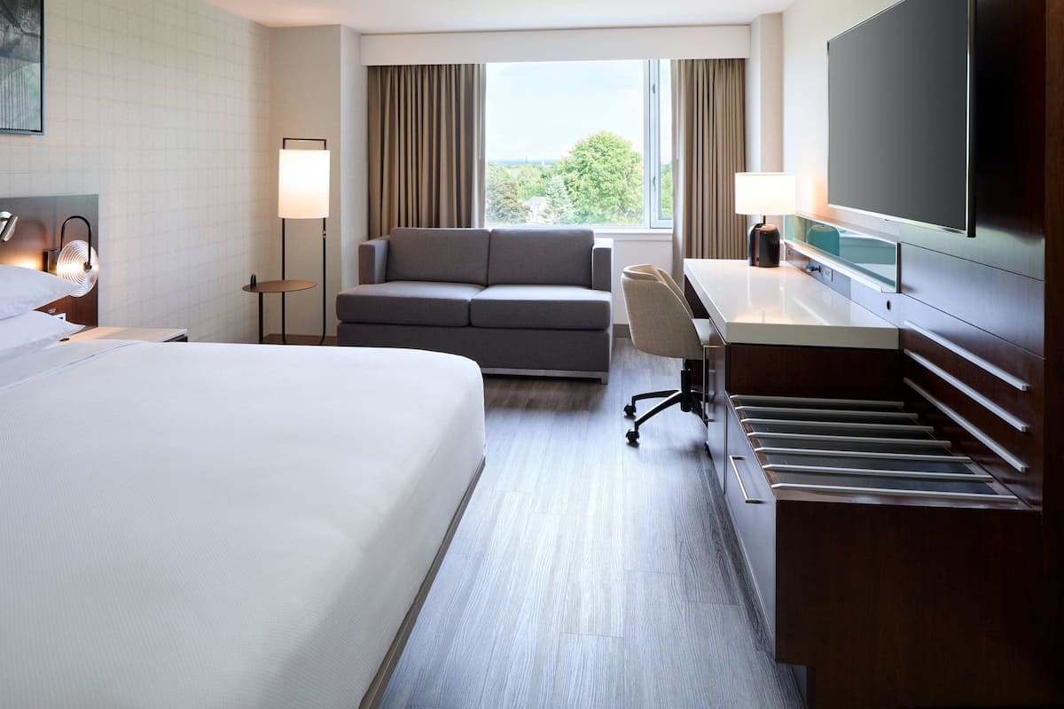 1 bedroom, premium bedding, pillow-top beds, in-room safe