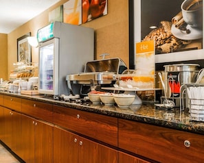 Buffet déjeuner gratuit
