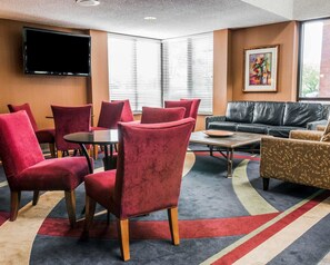 Lobby - Quality Inn Auburn Hills - Detroit North (Auburn Hills)