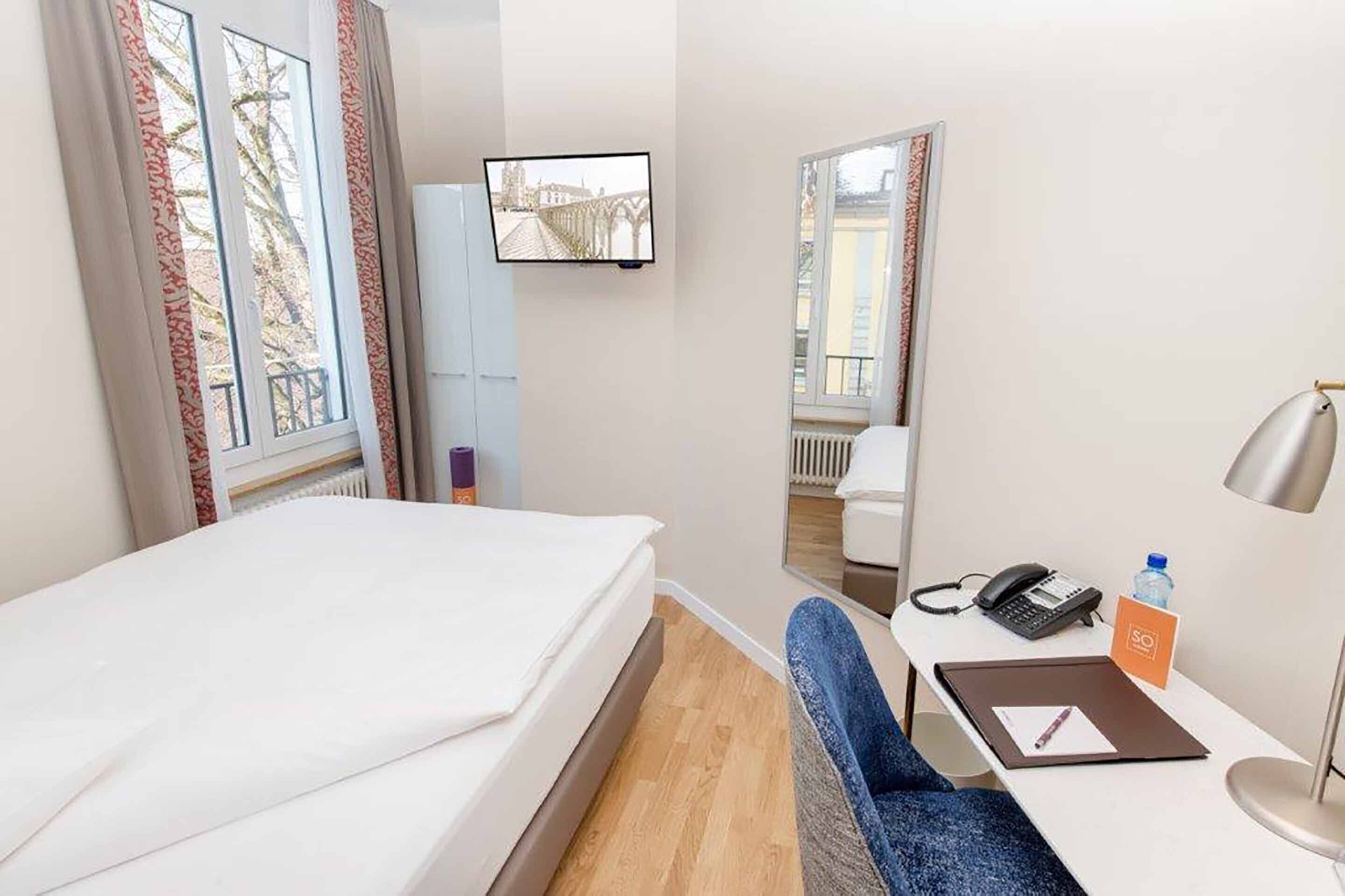 standard single room | hypo-allergenic bedding, minibar, in-room safe, desk