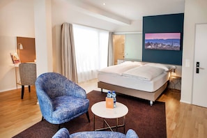 Superior Room | Hypo-allergenic bedding, minibar, in-room safe, desk