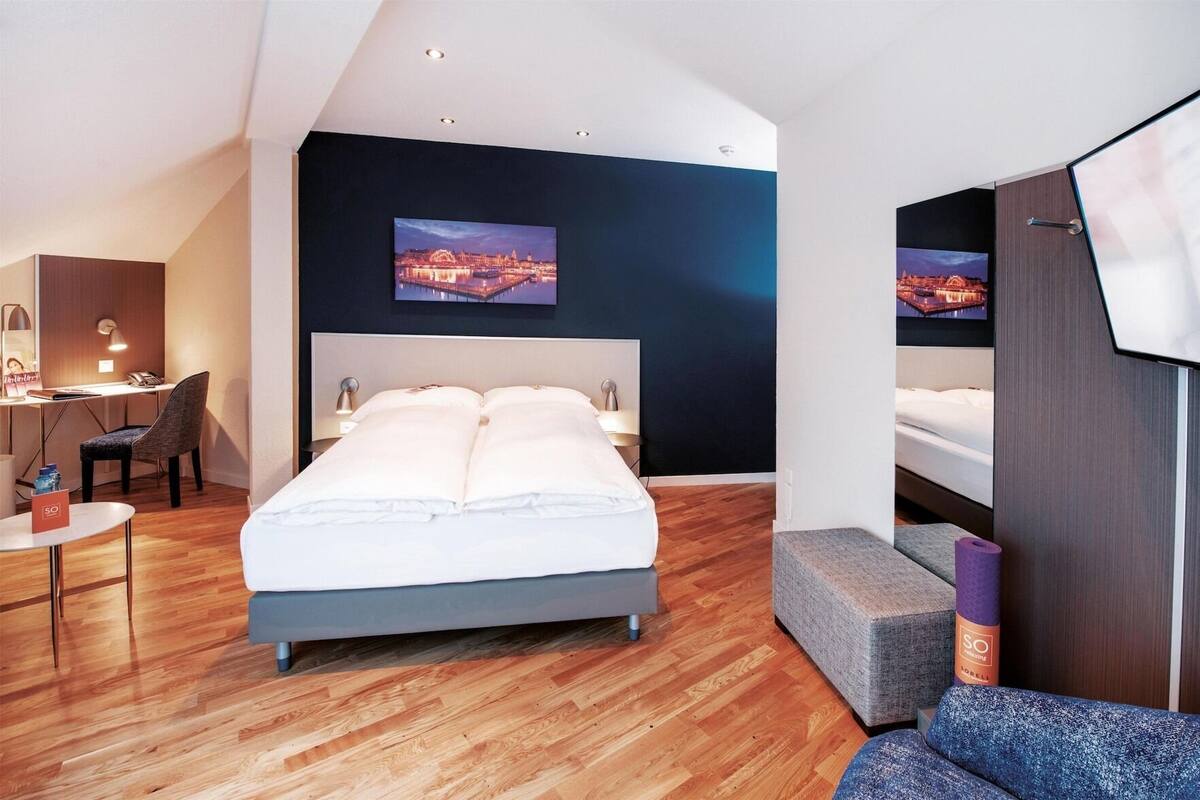 Hypo-allergenic bedding available, minibar, in-room safe, desk