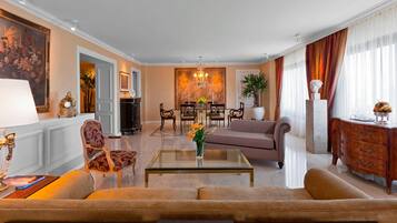 Club-Zimmer, 1 King-Bett (San Martin) | Wohnzimmer | LCD-Fernseher, Pay-TV