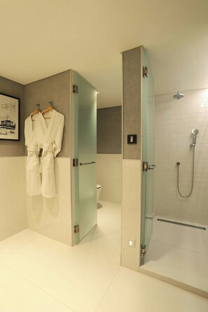 Premium bedding, pillowtop beds, in-room safe, desk - Sheraton Buenos Aires Hotel and Convention Center (Buenos Aires)