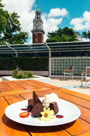 2 restaurants, breakfast, lunch, dinner served; Italian cuisine - Sheraton Buenos Aires Hotel and Convention Center (Buenos Aires)