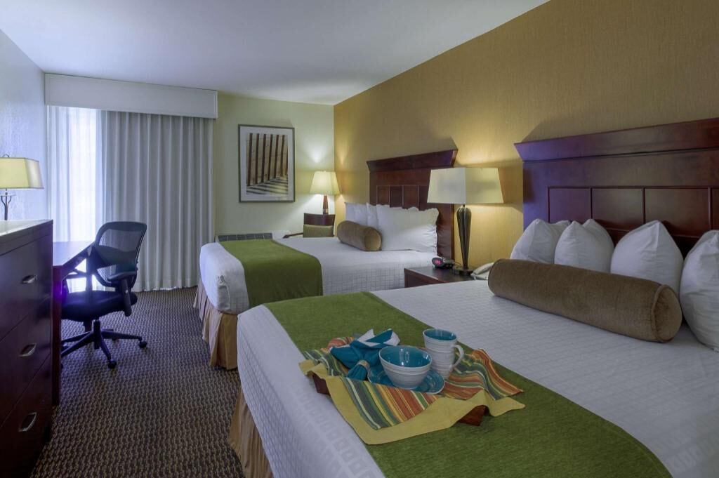 Premium bedding, in-room safe, desk, laptop workspace