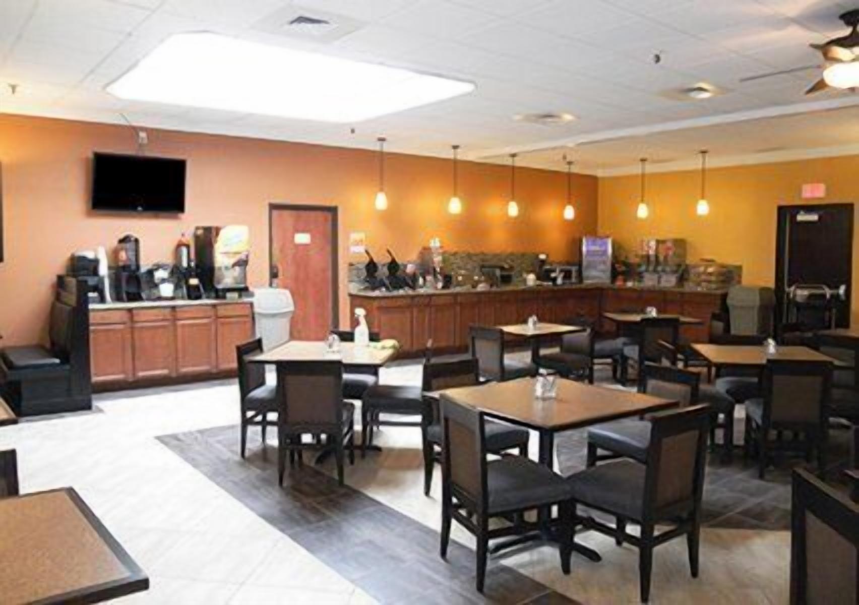 Free continental breakfast 