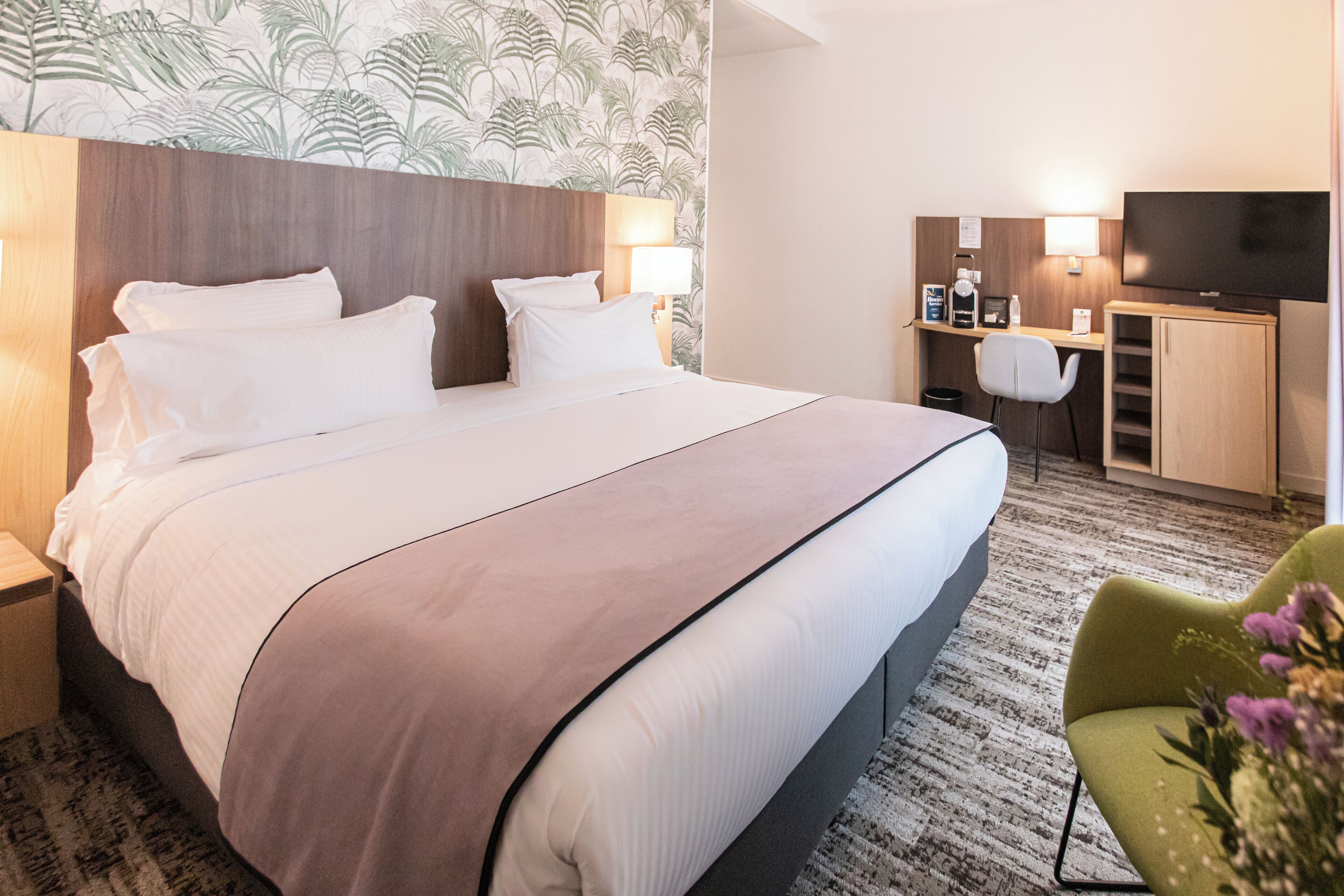 standard queen room | premium bedding, select comfort beds, minibar, in-room safe