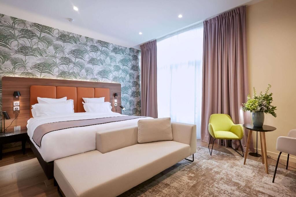 Ropa de cama de alta calidad, camas Select Comfort y minibar 