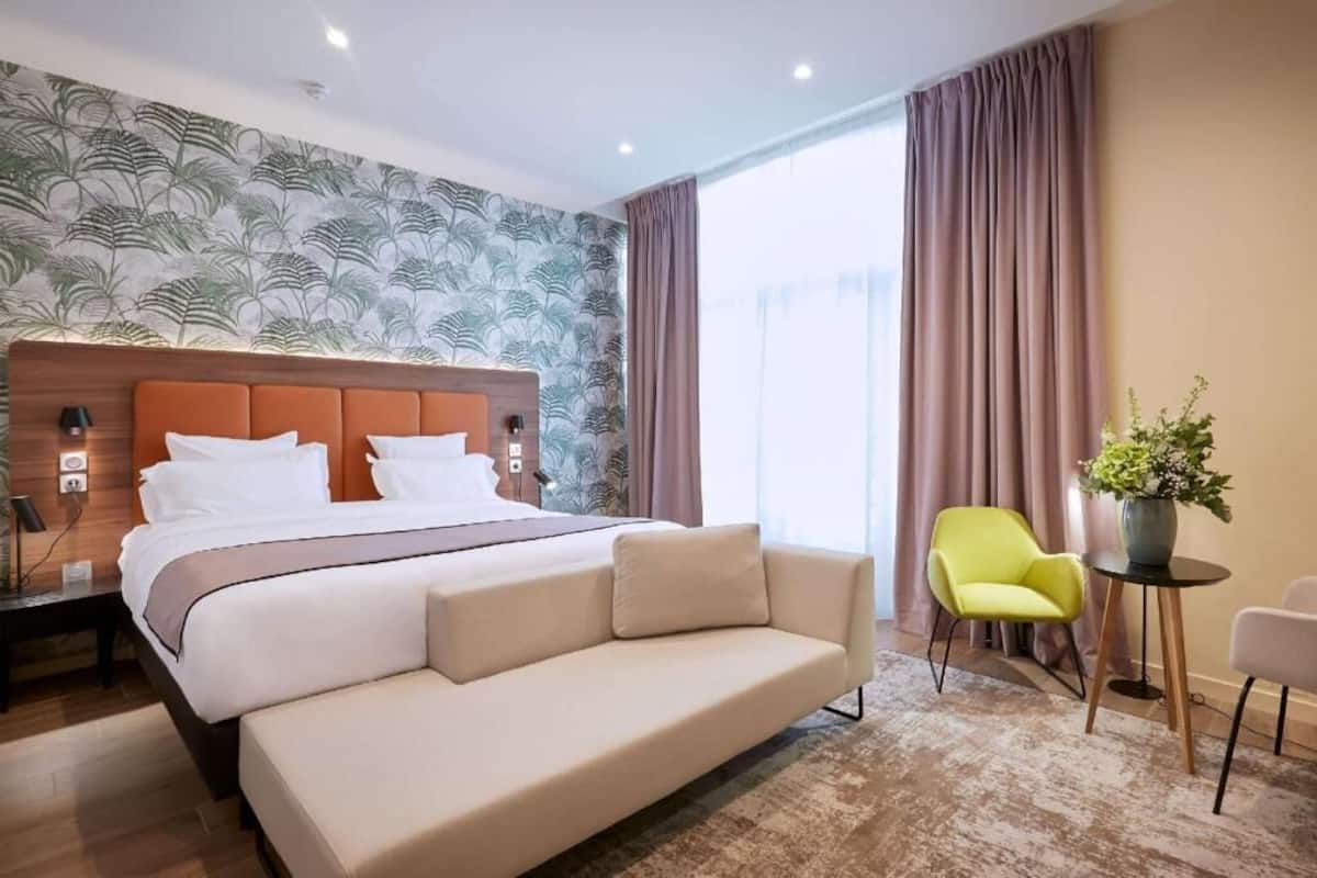 Ropa de cama de alta calidad, camas Select Comfort y minibar