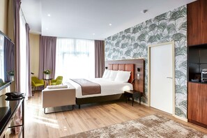 Suite, 1 King Bed, Non Smoking - Quality Hotel Bordeaux Centre (Bordeaux)