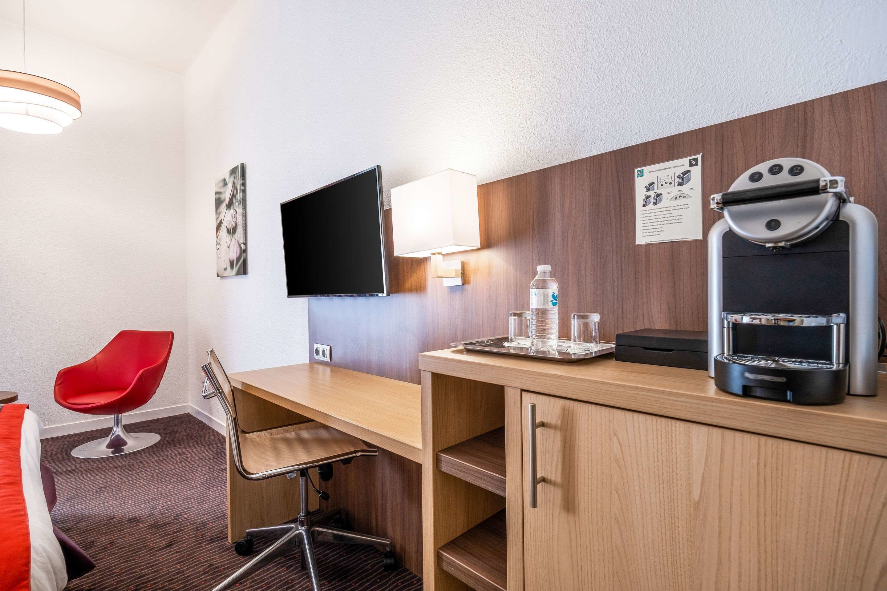 executive room | premium bedding, select comfort beds, minibar, in-room safe