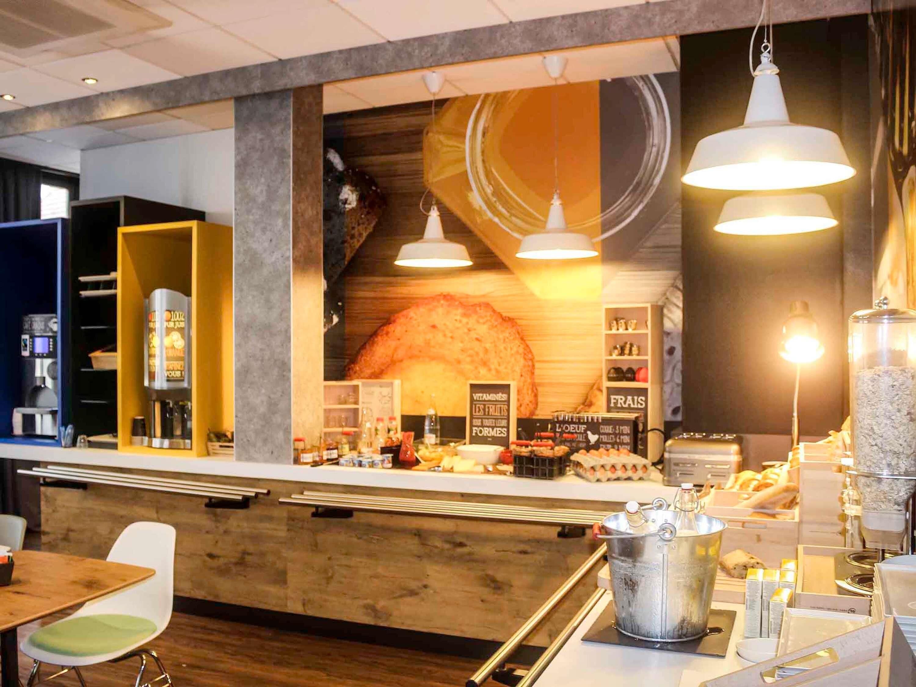Café da manhã com buffet todos os dias mediante uma taxa