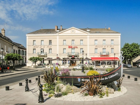 Exterior. ibis Montargis
