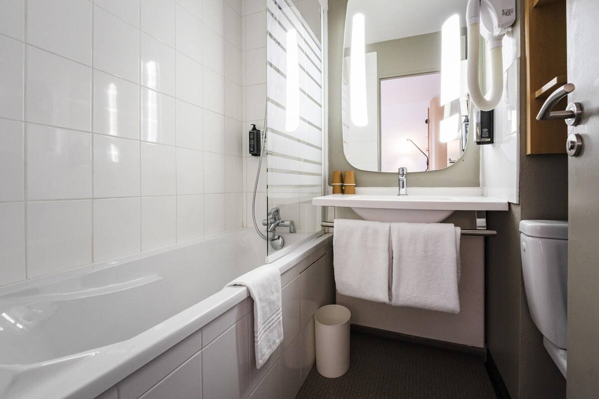 premium bedding, in-room safe, desk, iron/ironing board