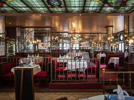 Déjeuner et dîner servis sur place
