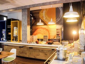 Daily buffet breakfast (EUR 9.50 per person)
