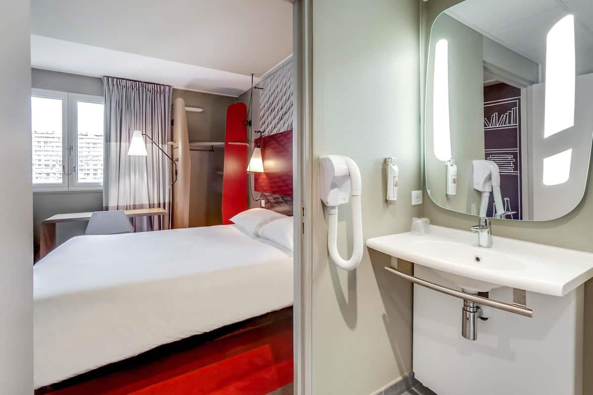 Premium bedding, desk, blackout curtains, soundproofing