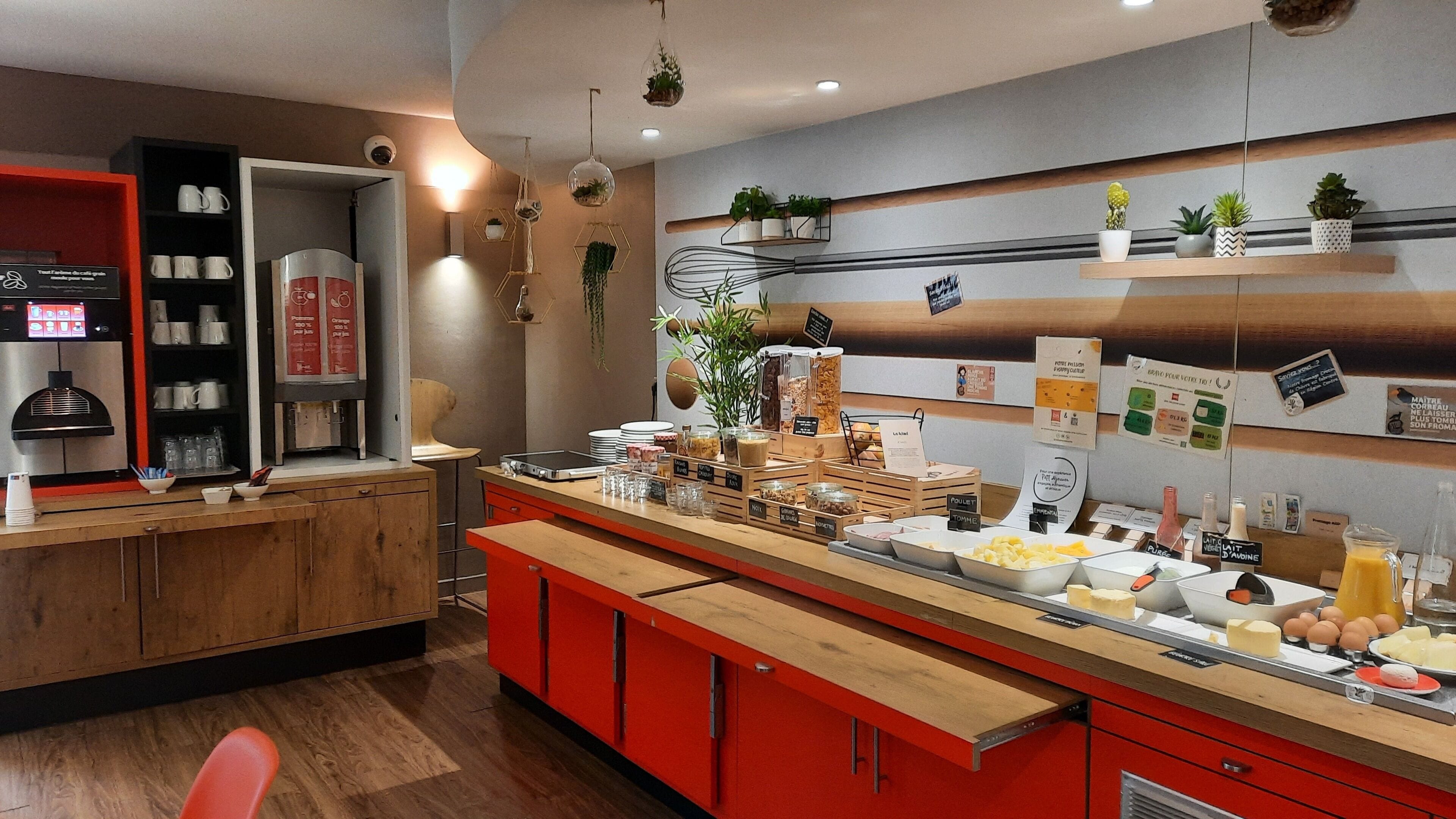 Daily buffet breakfast (EUR 13.90 per person)