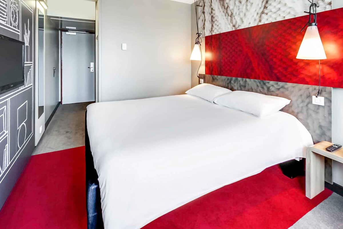 Chambre Double Standard, 1 lit double | Literie de qualité supérieure, bureau, rideaux occultants
