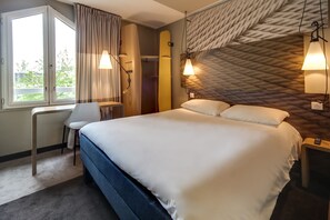 Standard-Doppelzimmer, 1 Doppelbett | Hochwertige Bettwaren, Schreibtisch, Verdunkelungsvorhänge