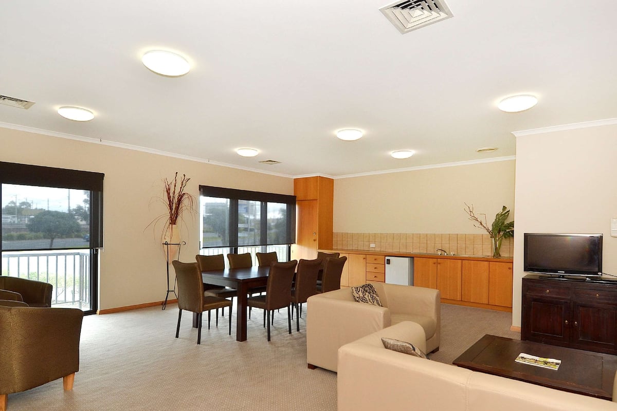Standard Apartment, Multiple Beds, Non Smoking, Kitchenette (Living Room) | Living area | 32-inch LCD TV with digital channels, TV
