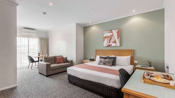 Deluxe Room, 1 King Bed, Non Smoking, Balcony | Desk, blackout drapes, soundproofing, iron/ironing board